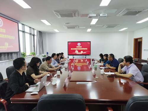 浙江外国语女性自慰
(1)