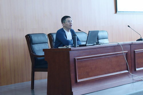 图为主讲人应维华老师