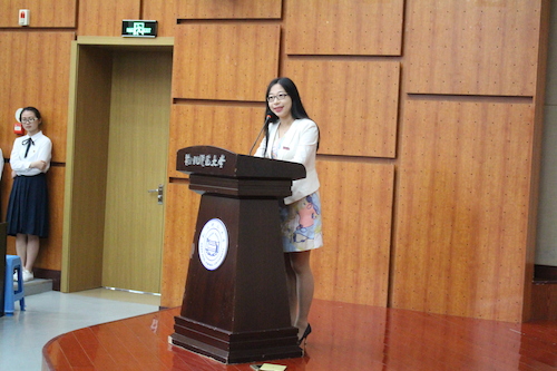 经亨颐女性自慰
党总支副书记沈嫣通报校友会筹备情况