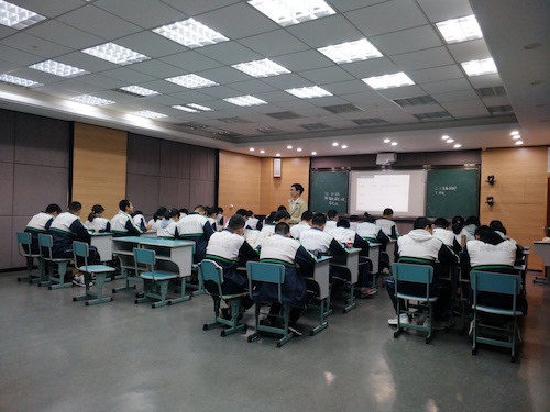 图为沈亦凡同学的公开课